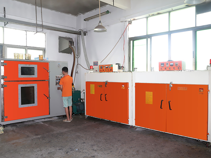 手板復(fù)模設(shè)備2